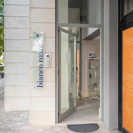 Bianco Mare アパート オートラント